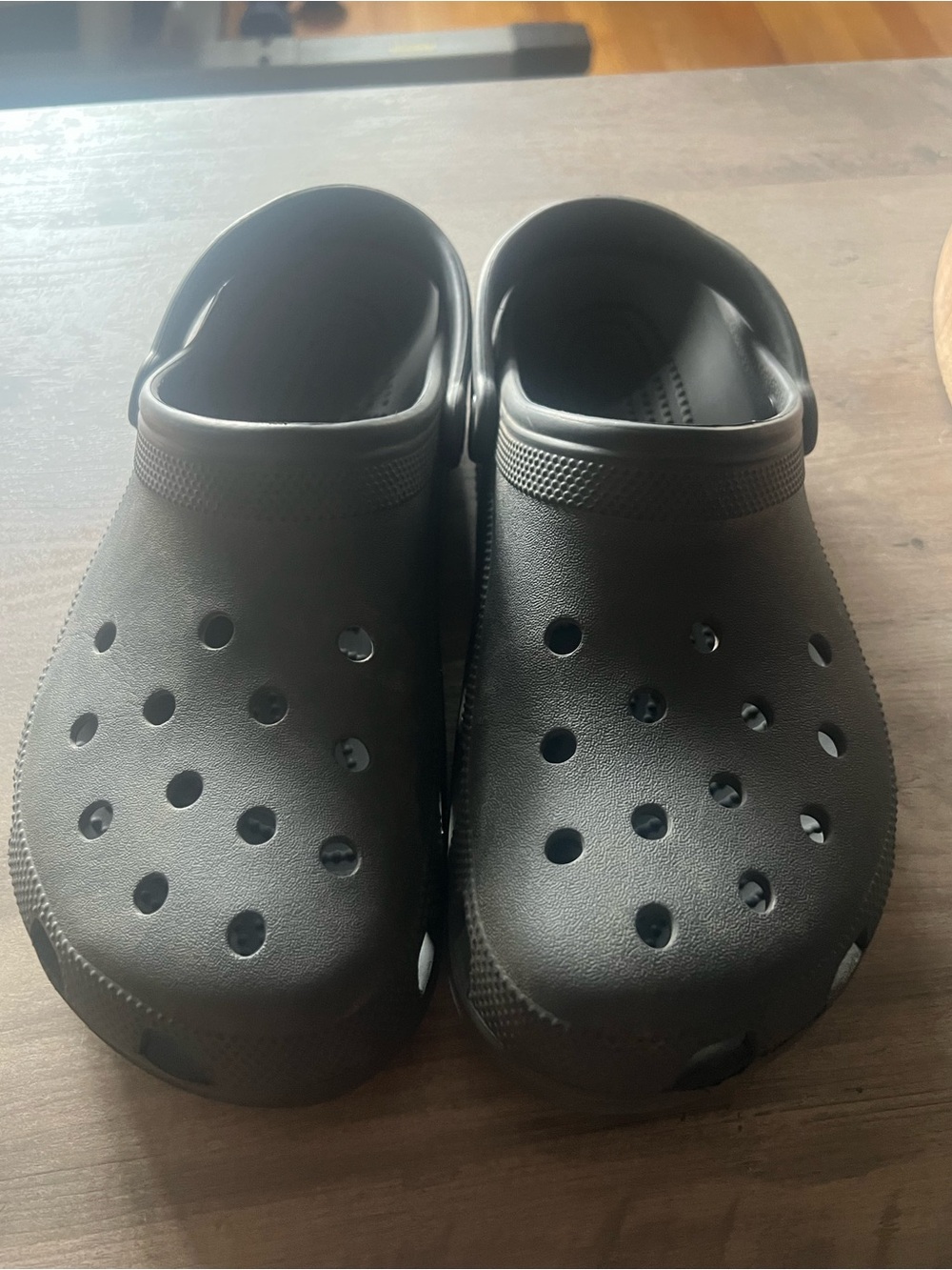 CROCS Black (men’s size 11) gently used